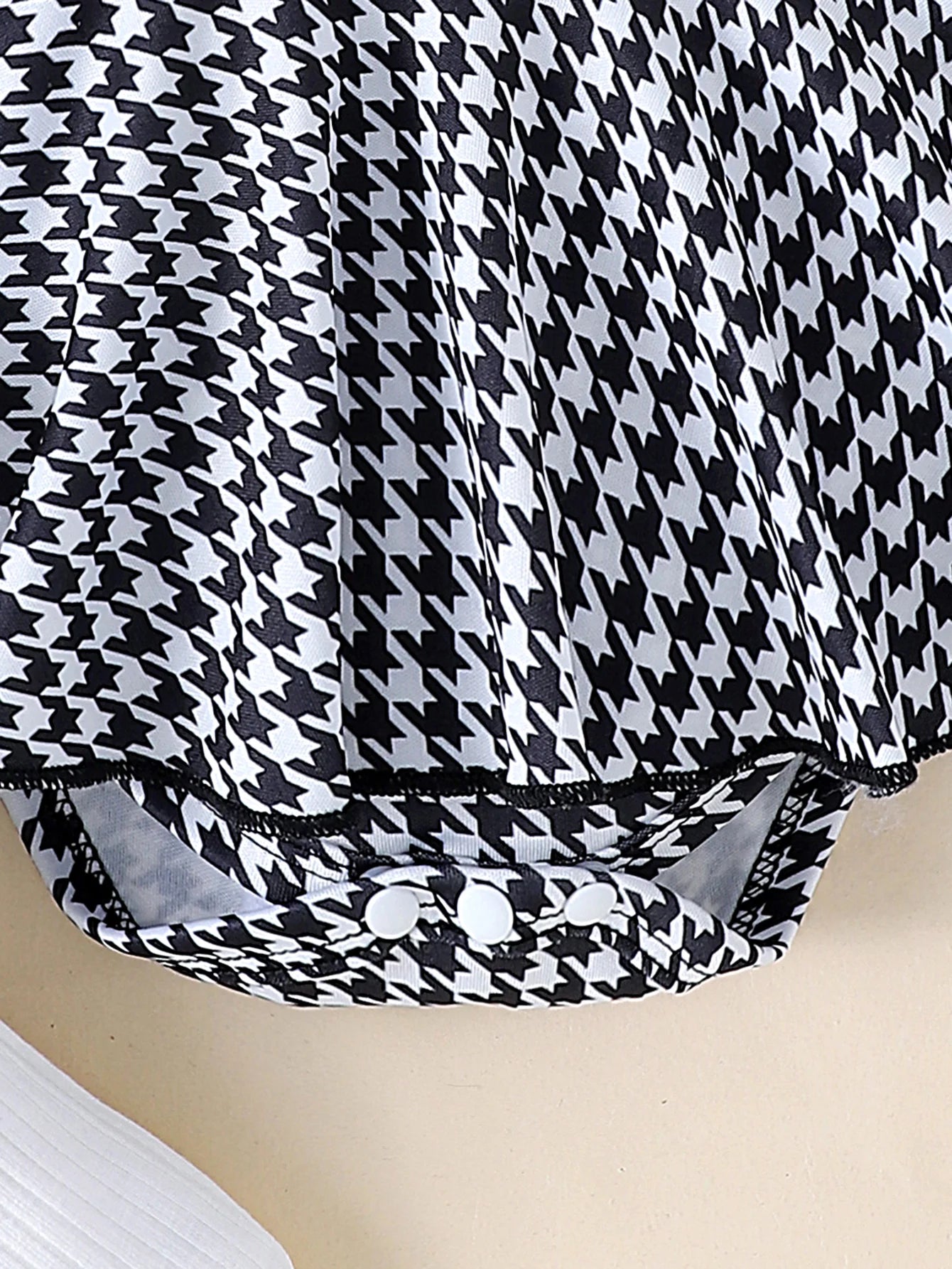 Autumn Set for Girls 0-1 Years Old – Black Top + Houndstooth Skirt